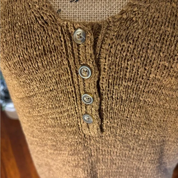 Universal Thread - Picture 2 of 4